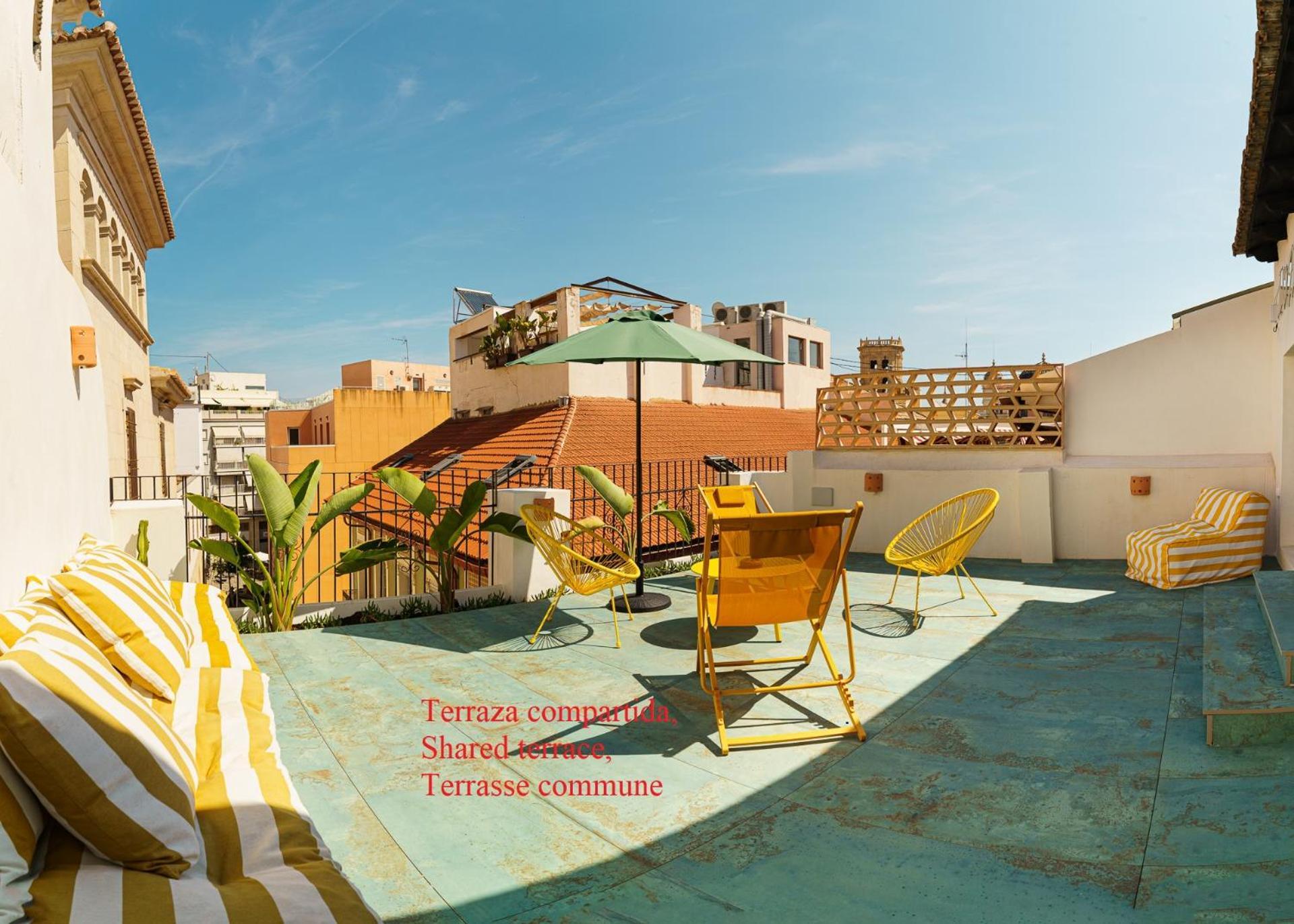 Apartment With Exceptional Charm In Historic Center Of Alicante Esterno foto