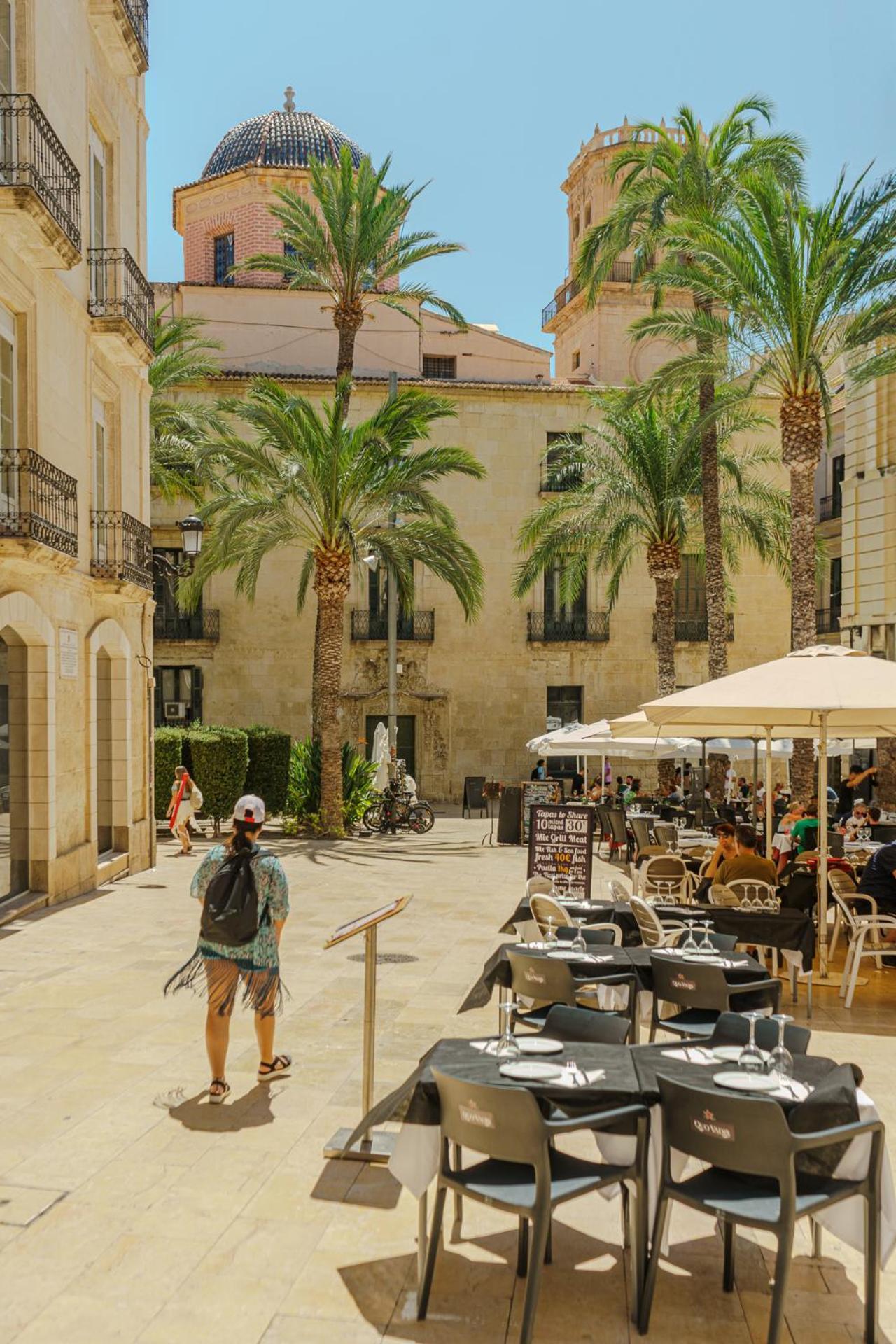 Apartment With Exceptional Charm In Historic Center Of Alicante Esterno foto